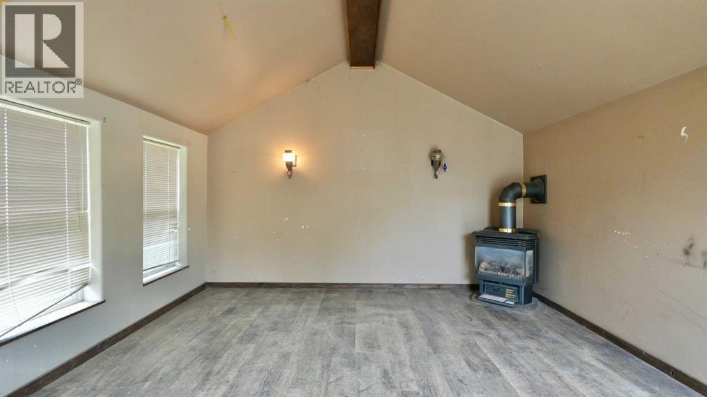 10120 105 Avenue — photo 43