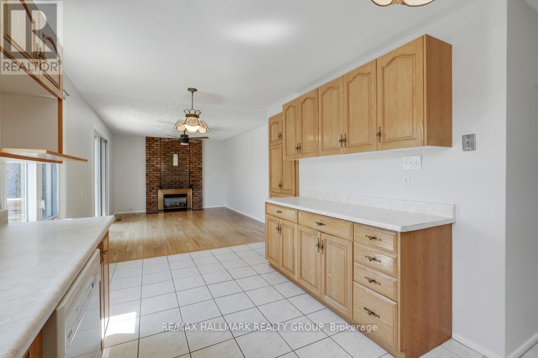 2187 HAMELIN CRESCENT - 19