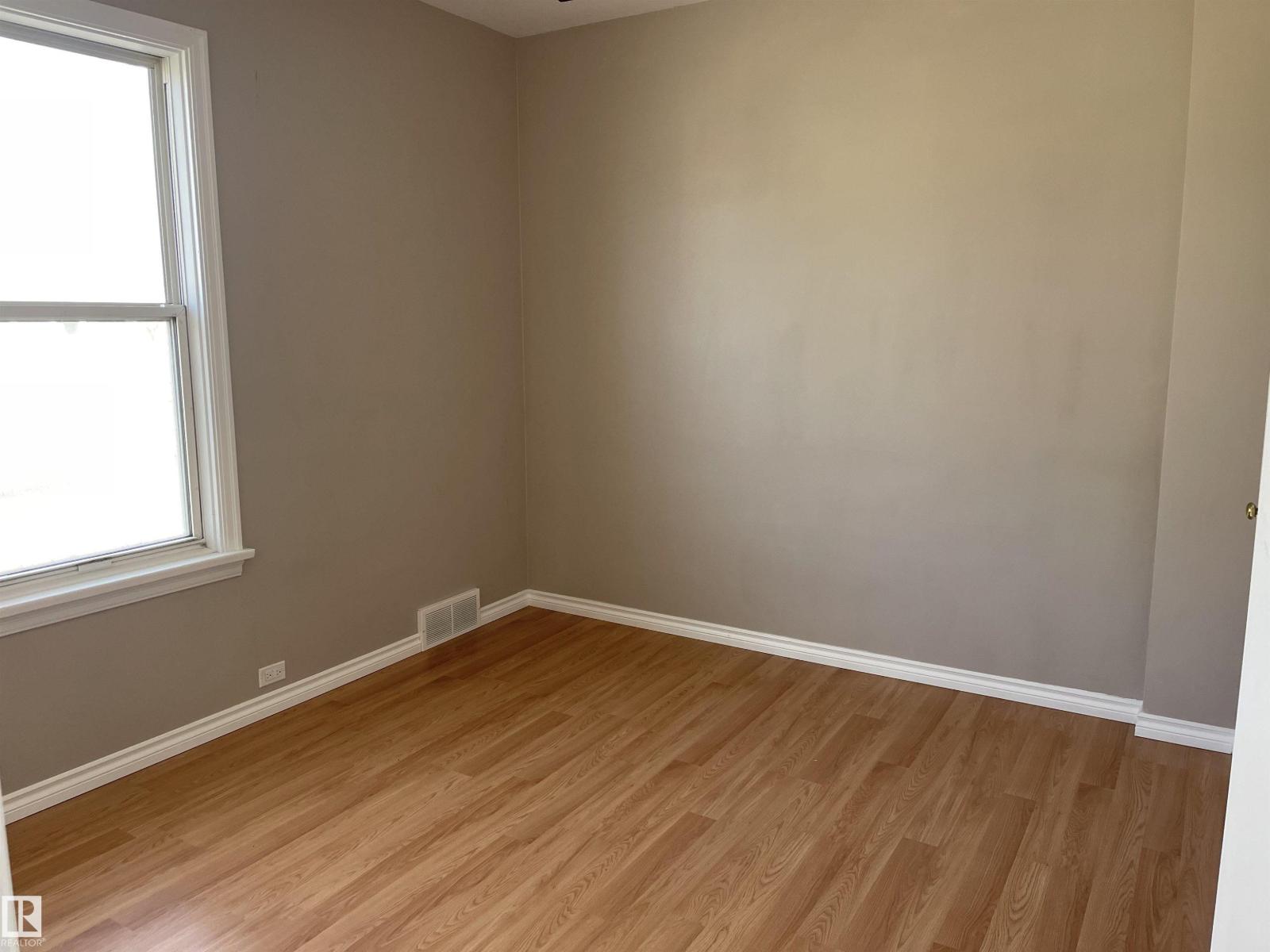 11161 96 ST NW - 7