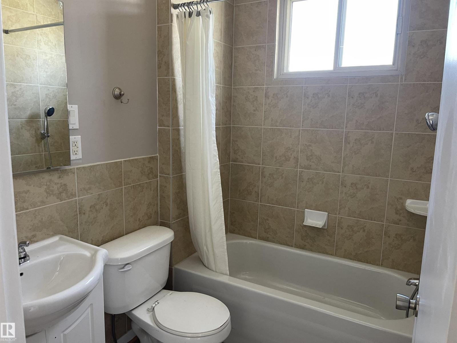 11161 96 ST NW - 8