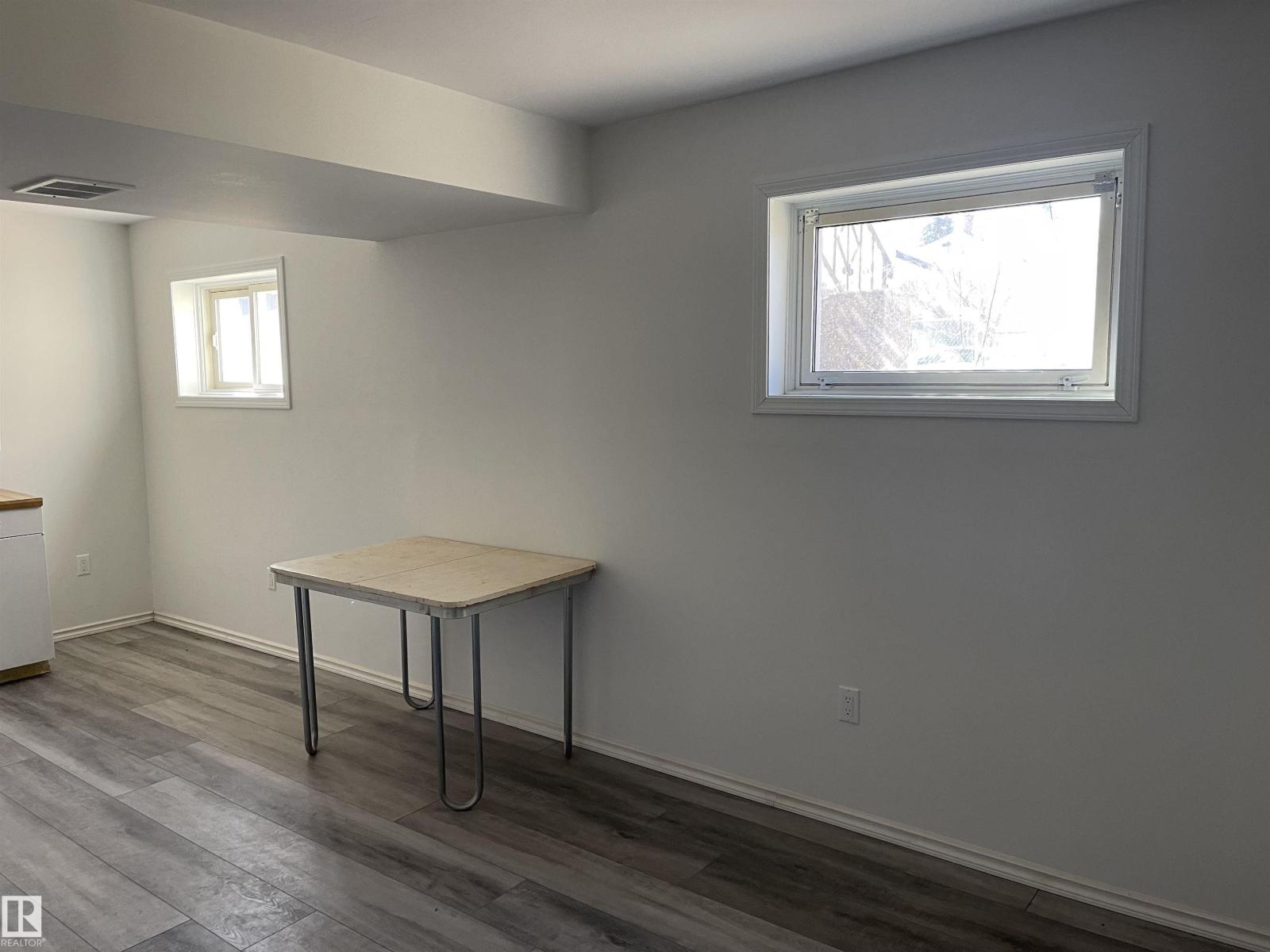 11161 96 ST NW - 23