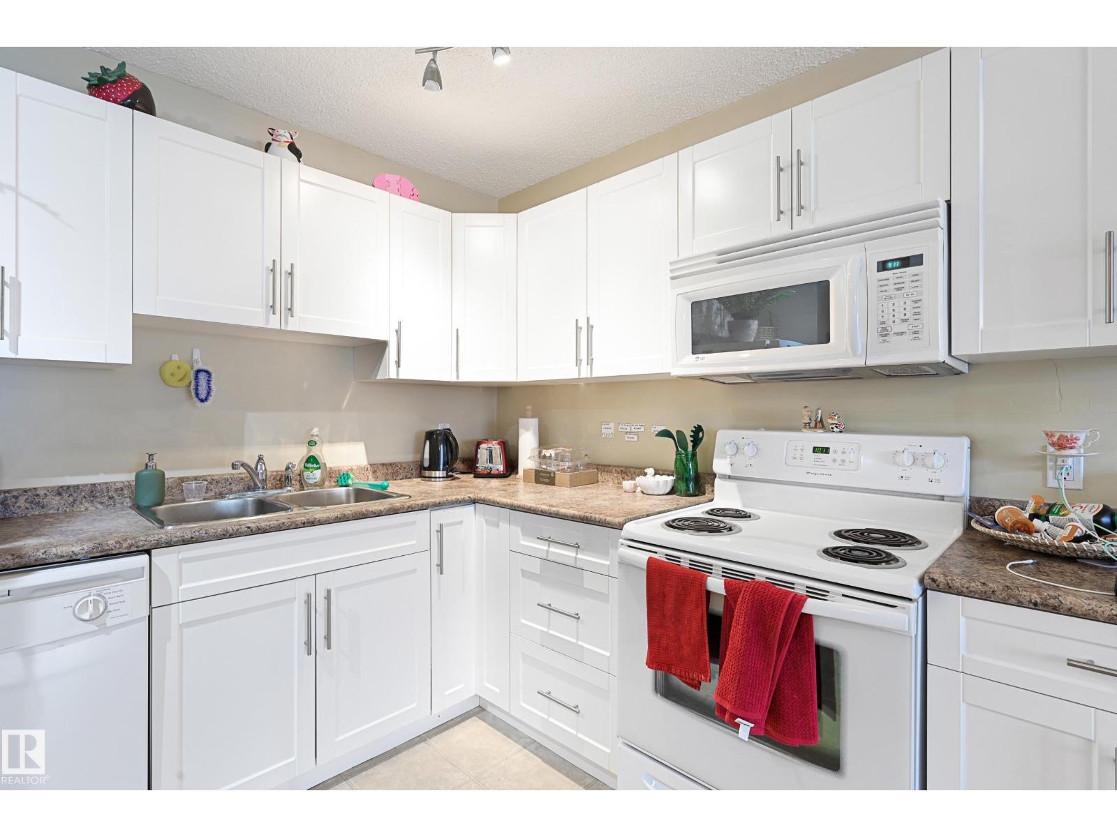 #901 9710 105 ST NW - 5