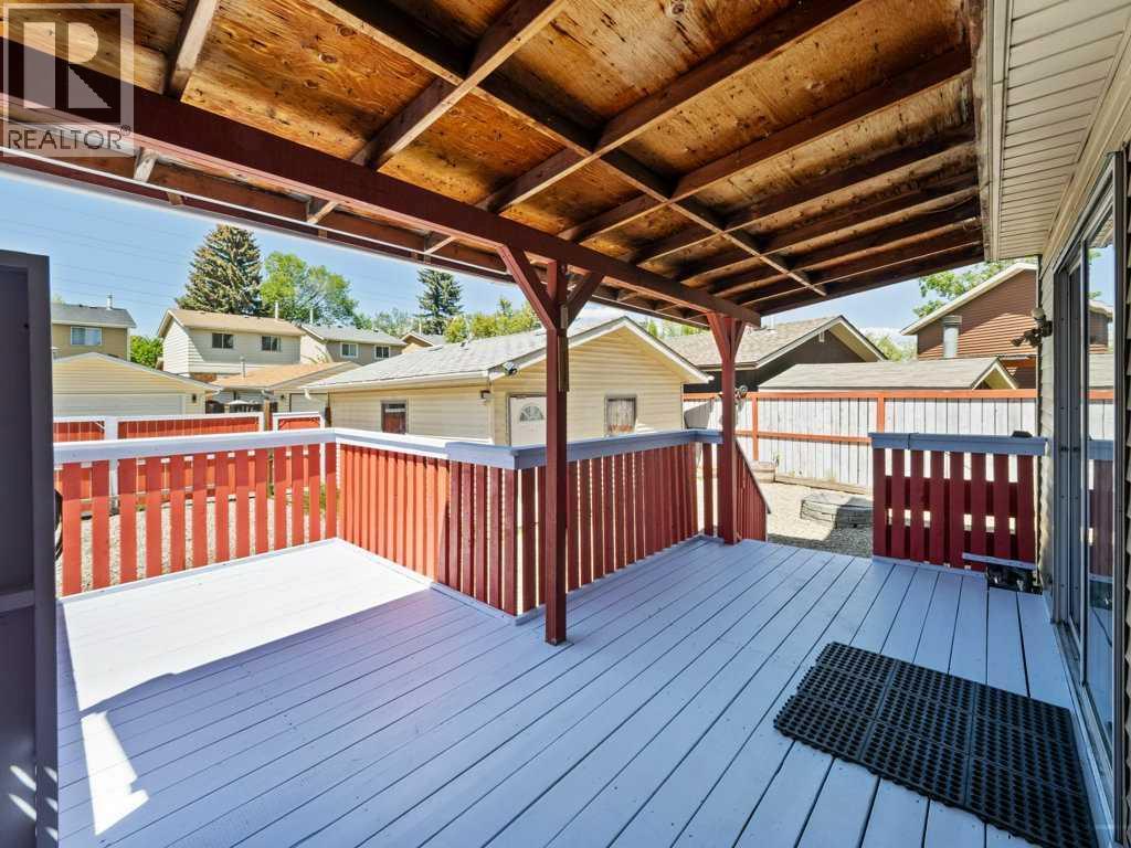 143 Erin Mount Place SE - 26