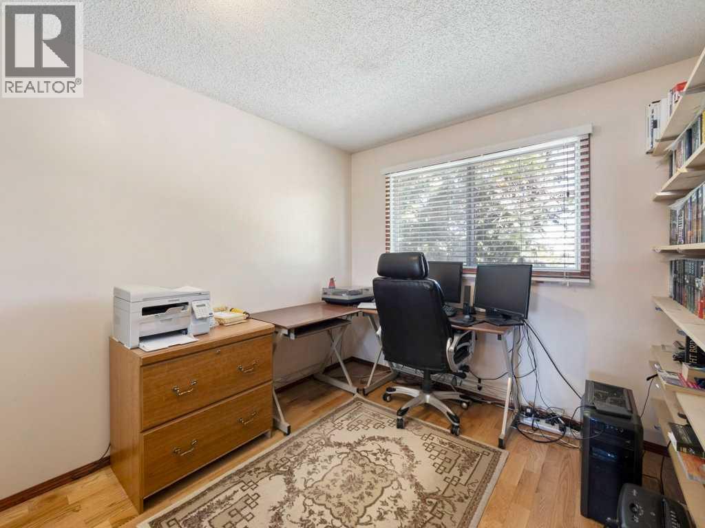 143 Erin Mount Place SE - 16