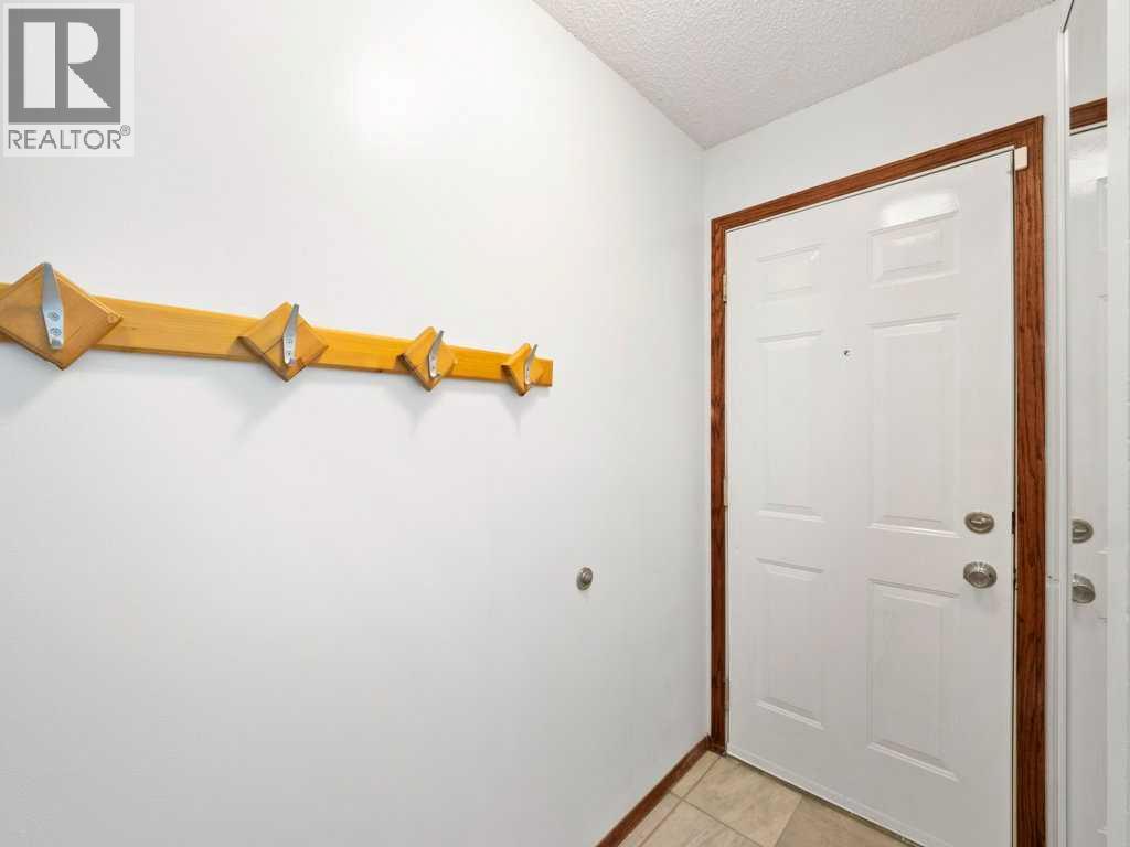 143 Erin Mount Place SE - 3