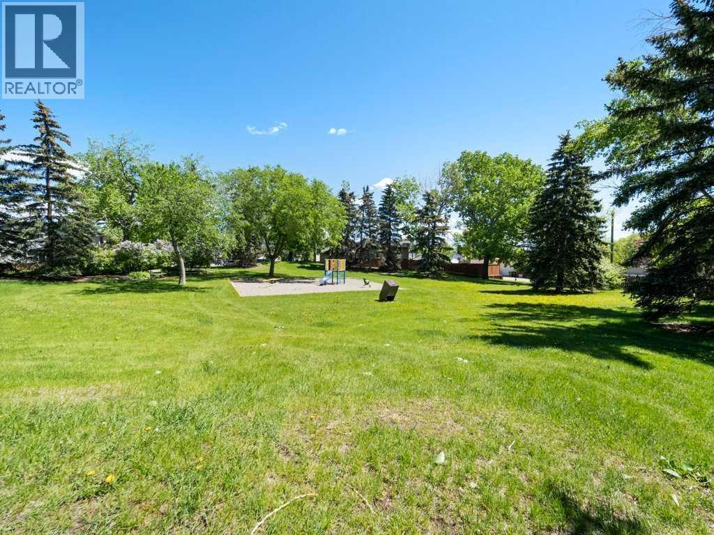 143 Erin Mount Place SE - 32