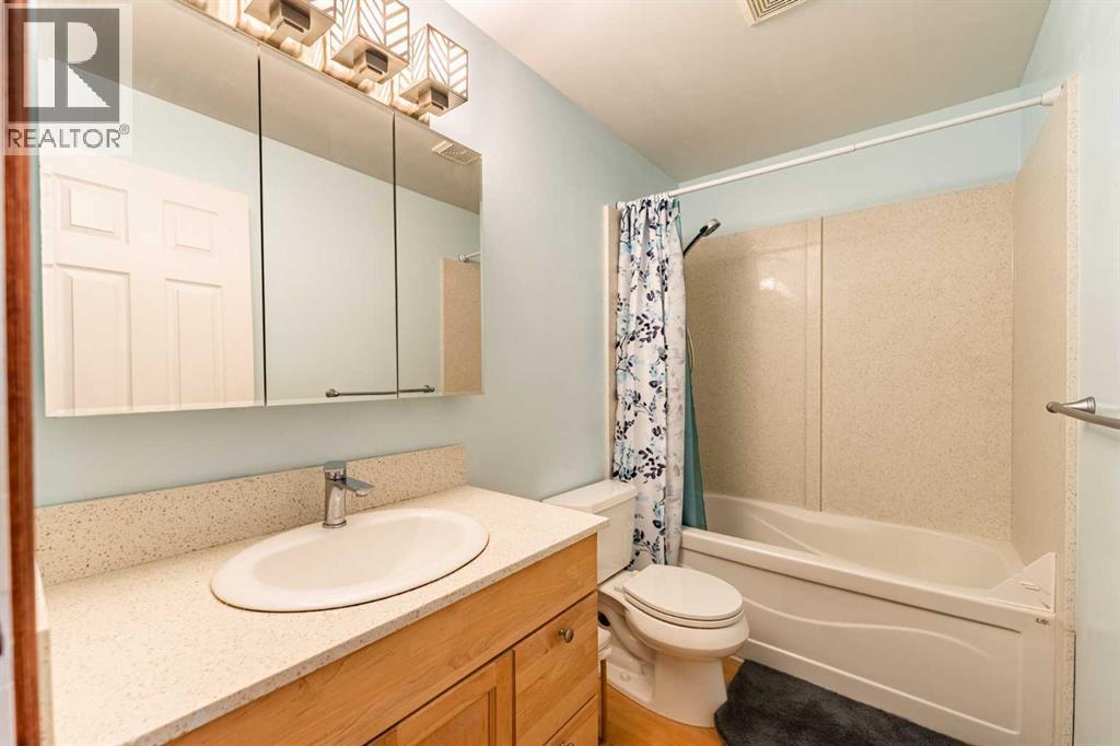 143 Erin Mount Place SE - 15