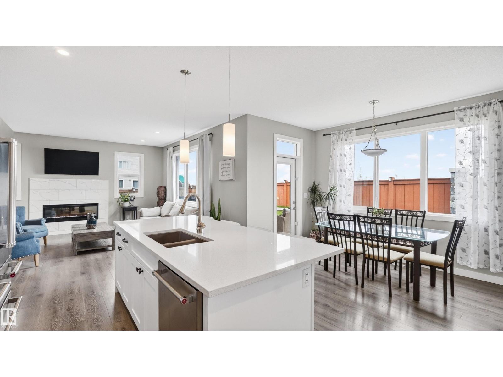 1723 200 ST NW NW - 15