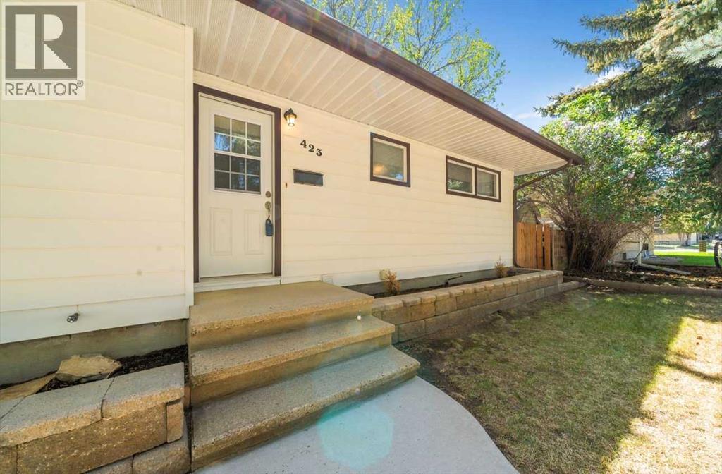 423 12 Street NE - 4