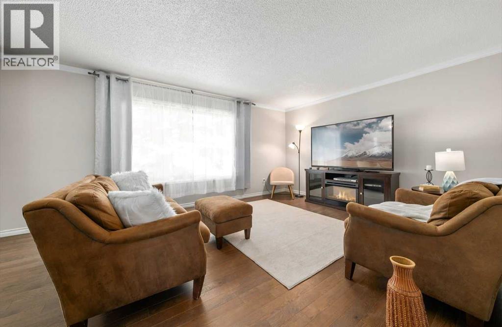 423 12 Street NE - 6