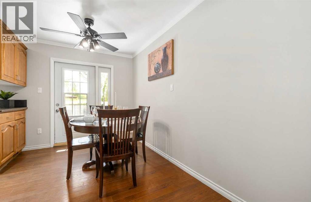 423 12 Street NE - 8