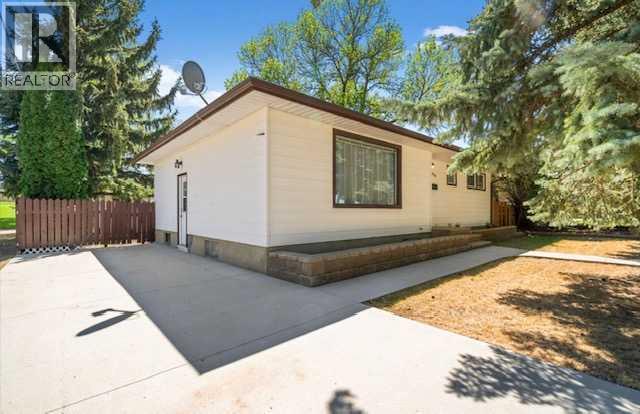 423 12 Street NE - Image 3