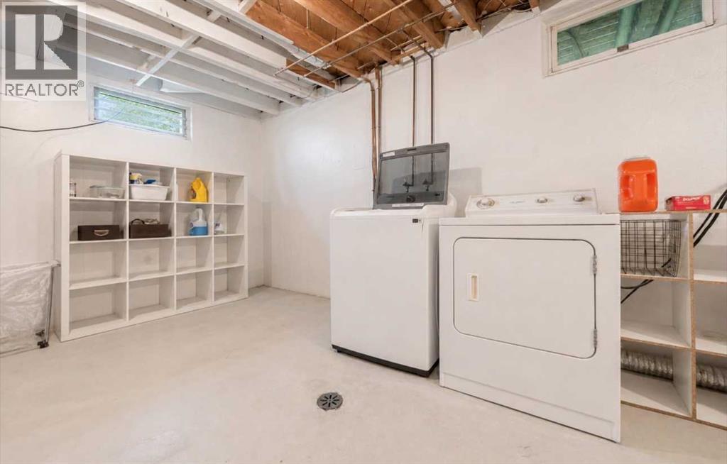 423 12 Street NE - 23