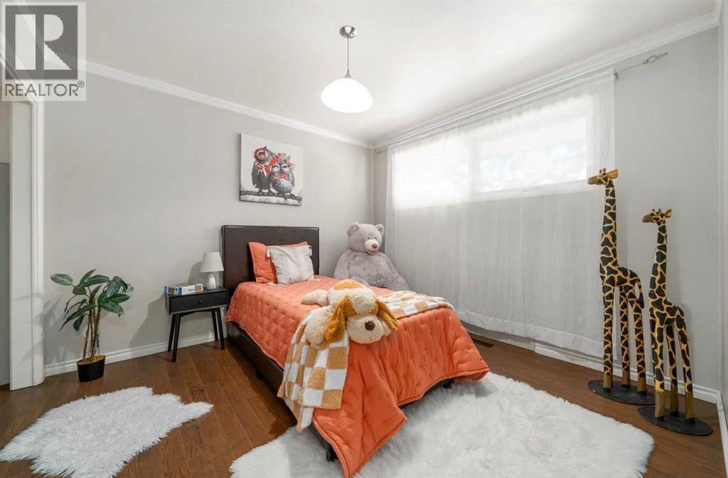 423 12 Street NE - 15