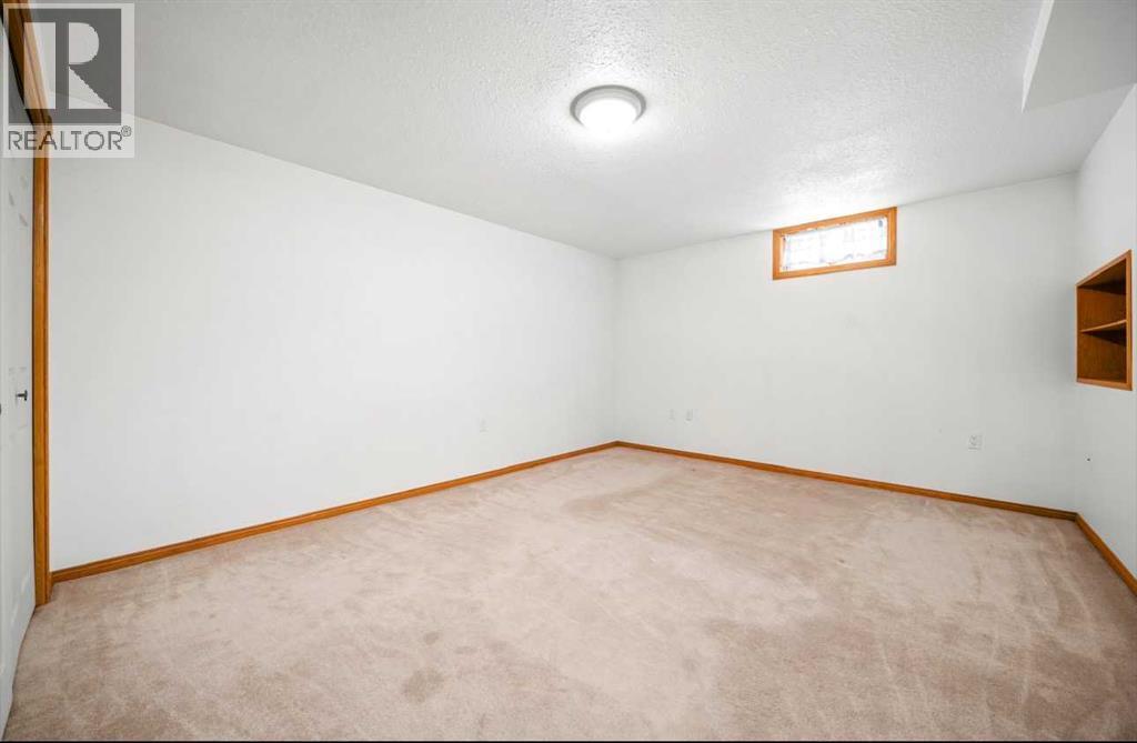 423 12 Street NE - 18