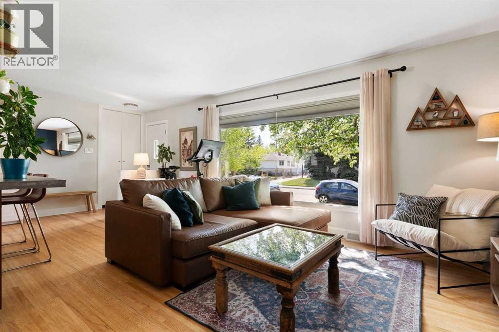 14 Montrose Crescent NE - 14