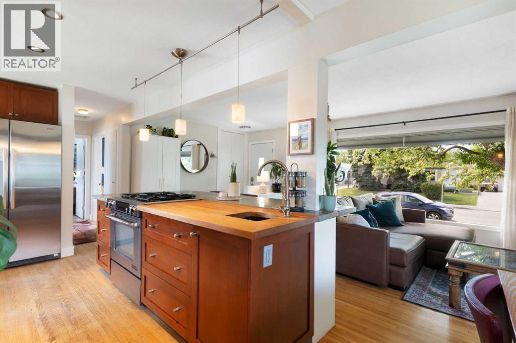 14 Montrose Crescent NE - 18