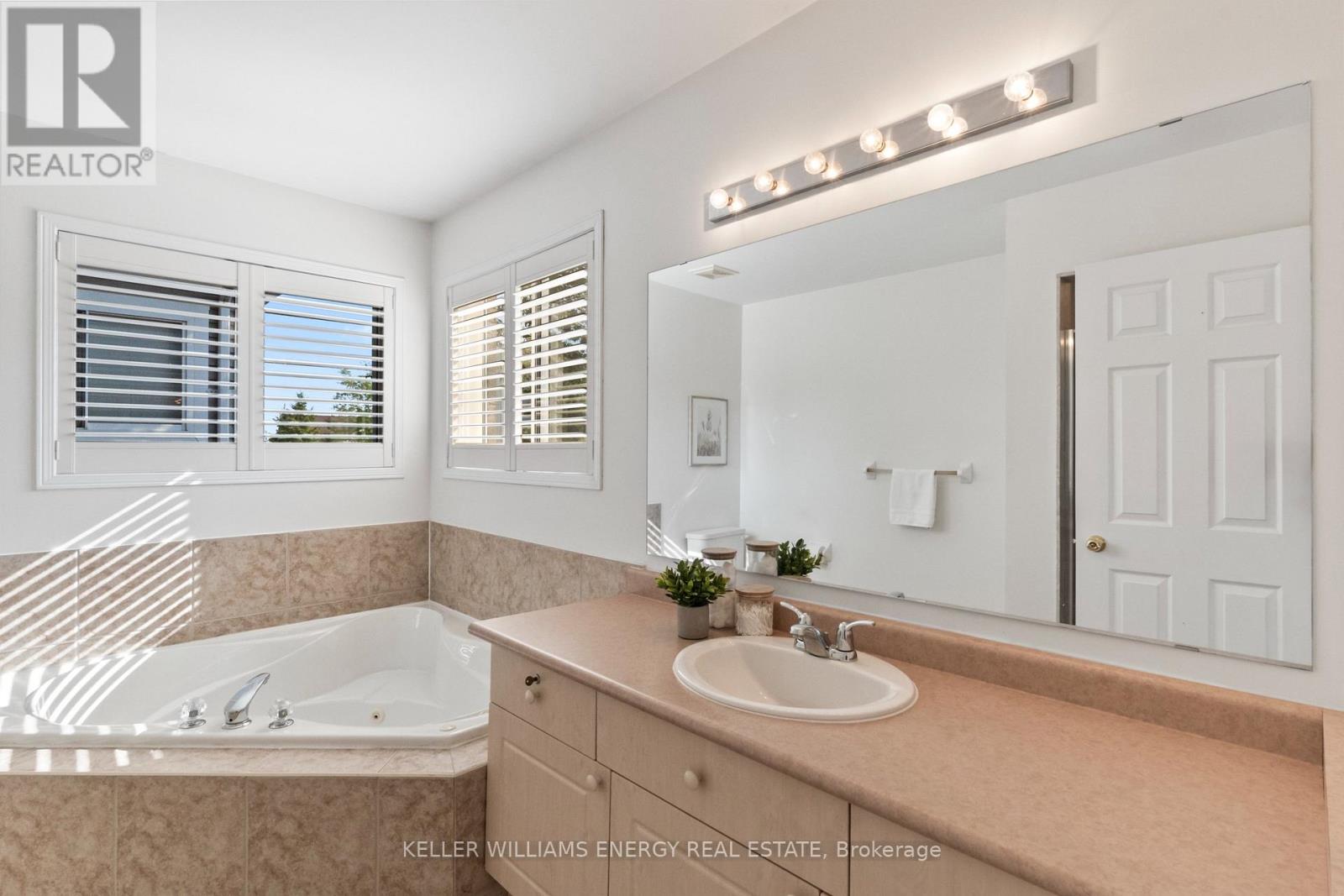 1530 ALDERGROVE DRIVE - 16