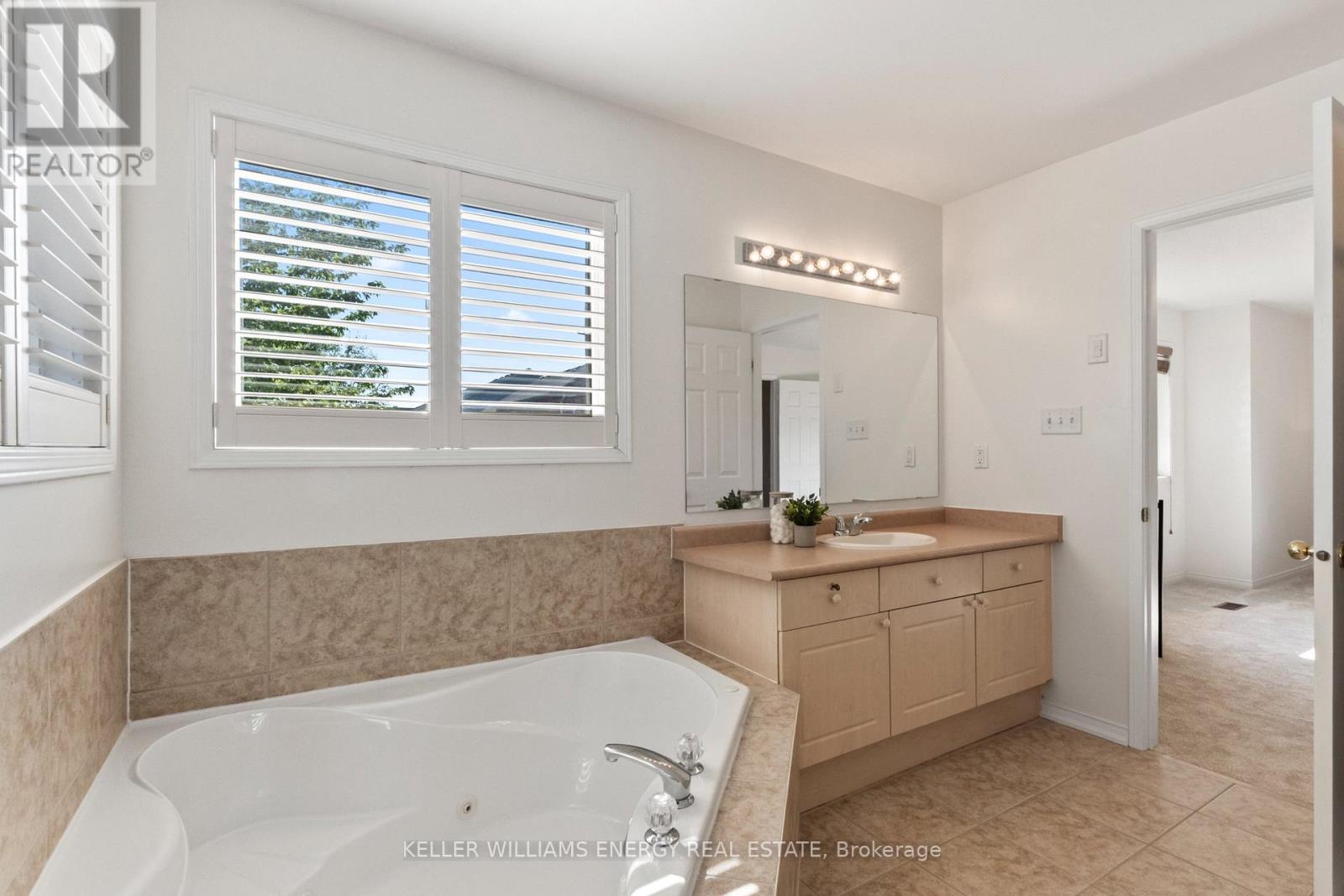 1530 ALDERGROVE DRIVE - 17