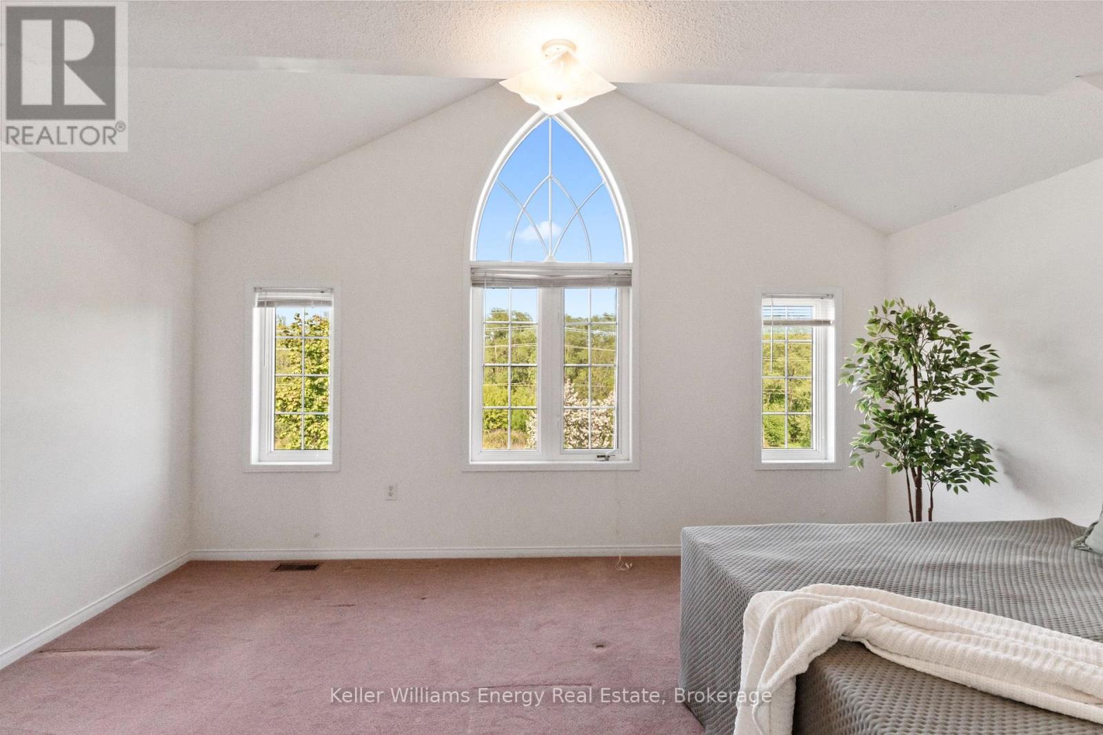 1530 ALDERGROVE DRIVE - 19