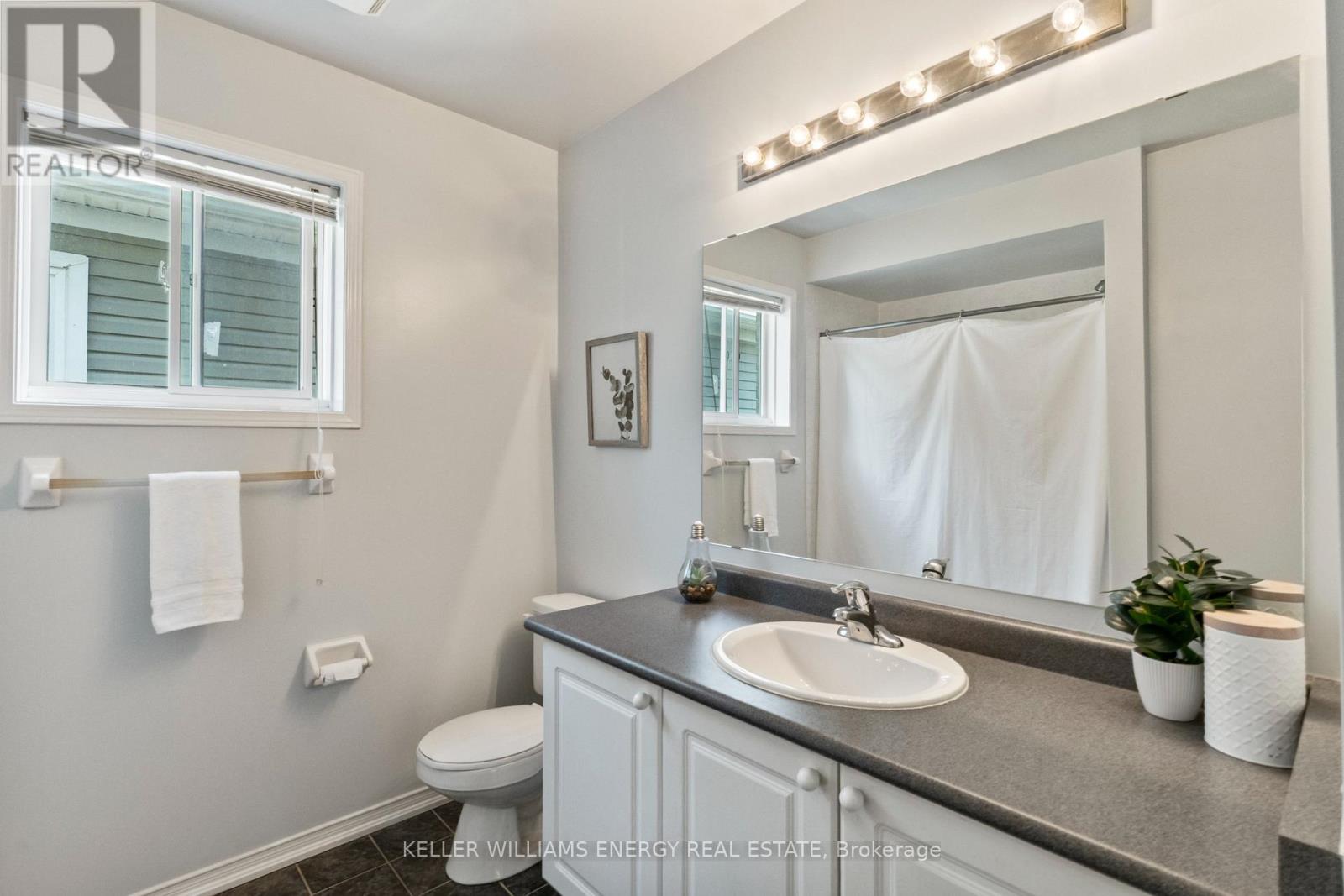1530 ALDERGROVE DRIVE - 20