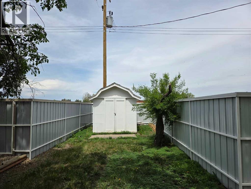 718 3 Avenue N - 5