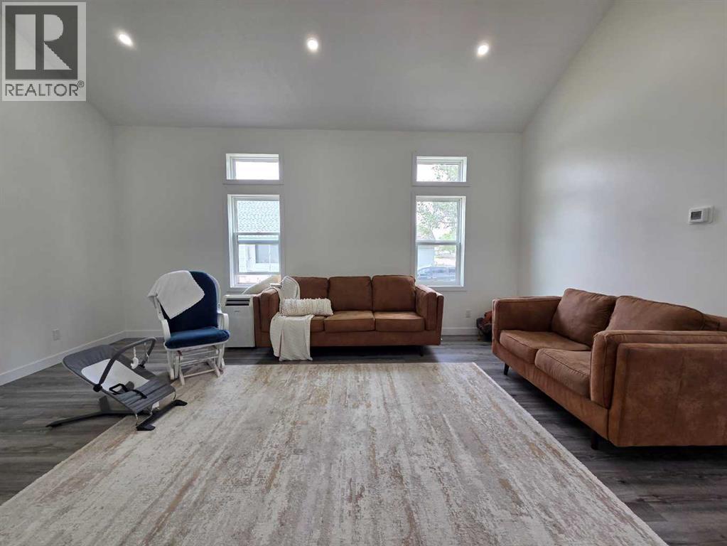 718 3 Avenue N - 23