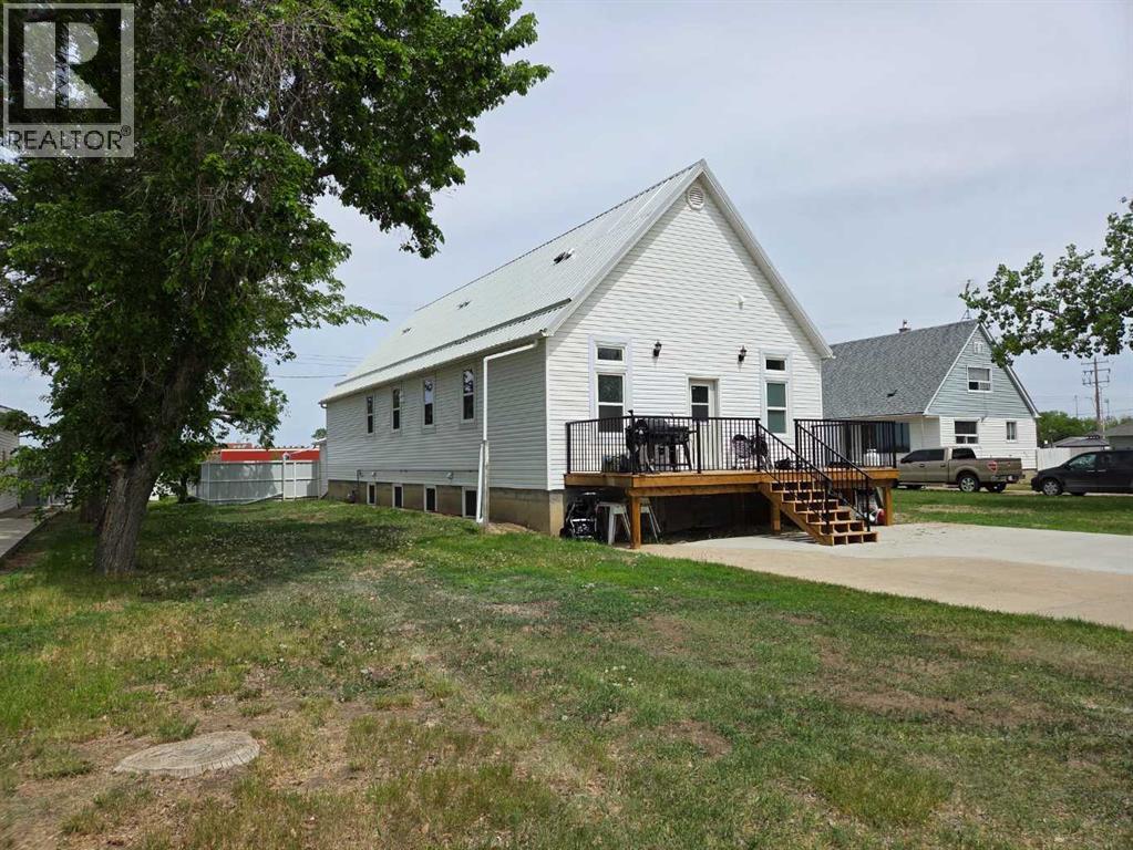 718 3 Avenue N - 1