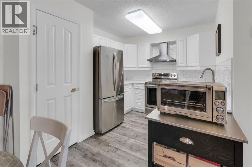 #1114 1818 Simcoe Boulevard SW - 14