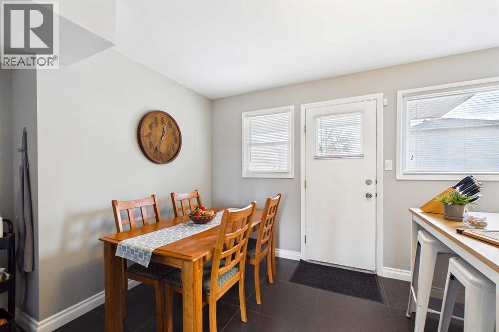584 Killarney Glen Court SW - 15