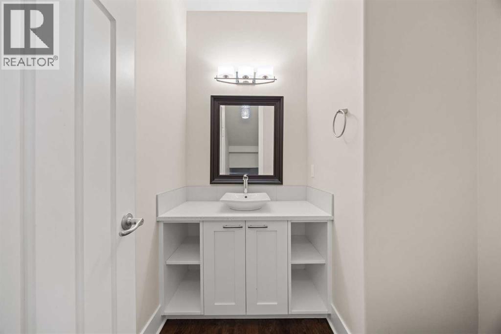 729 4 Street NW - 20