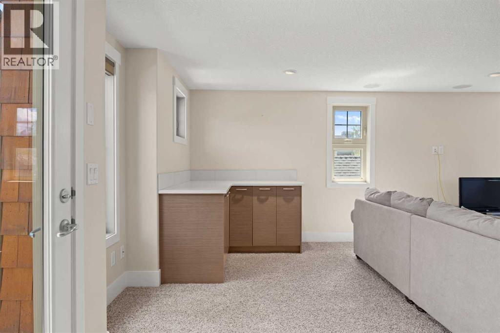 729 4 Street NW - 39