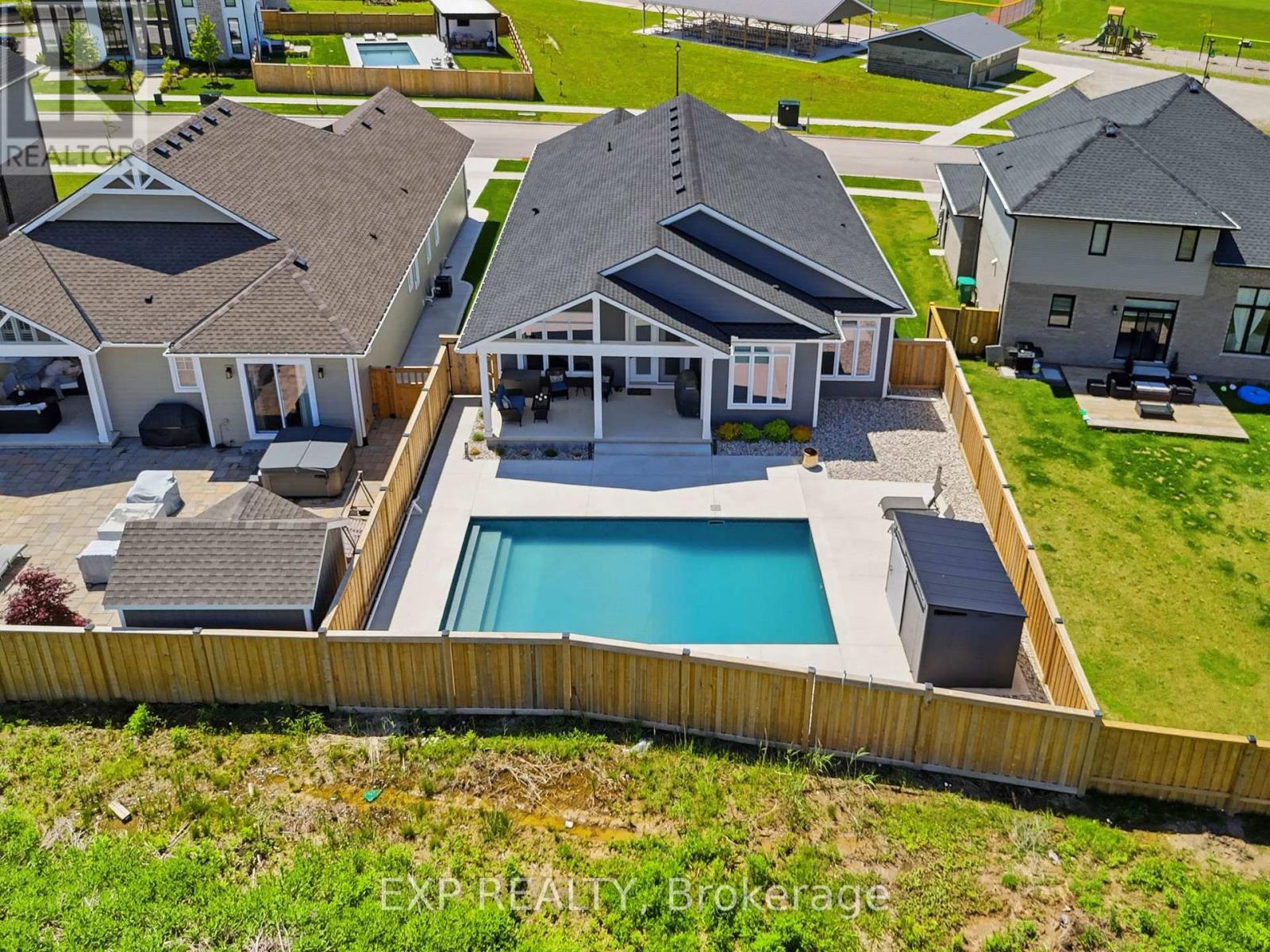 56 OPTIMIST DRIVE - 11