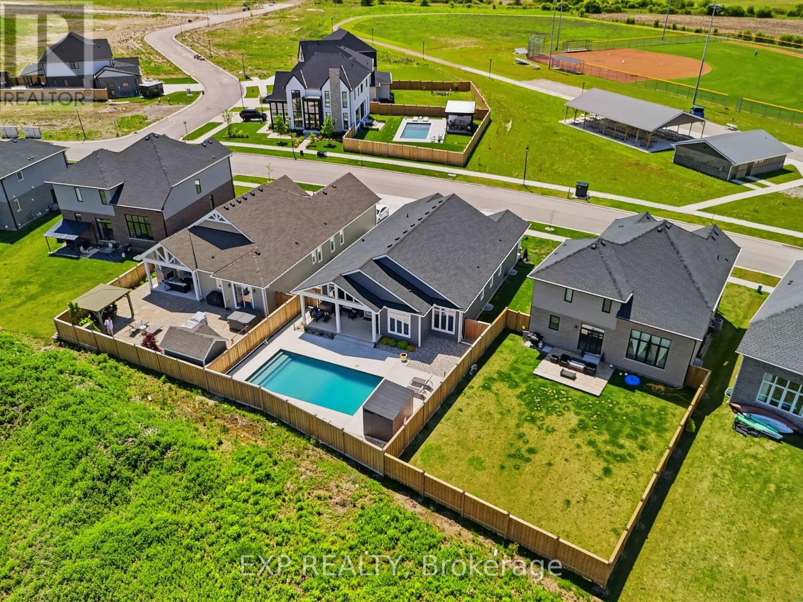 56 OPTIMIST DRIVE - 12