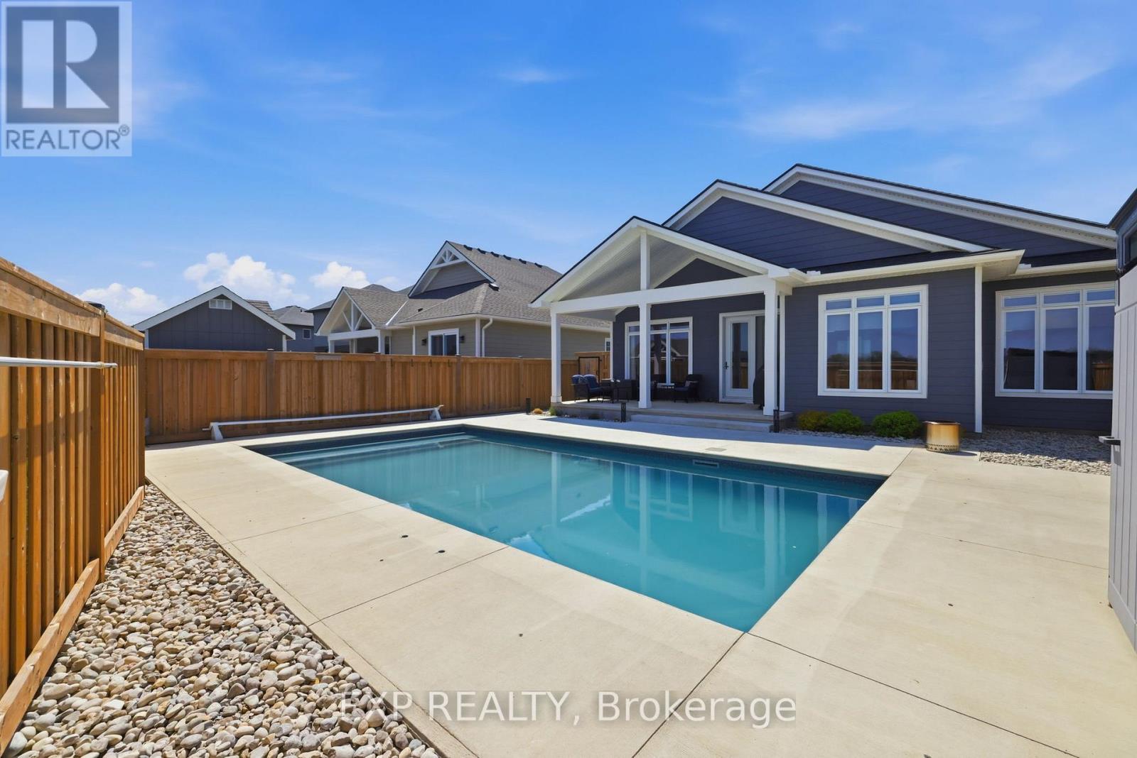 56 OPTIMIST DRIVE - 19