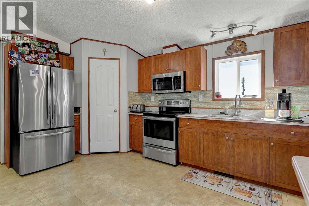8609 89 Street - 7