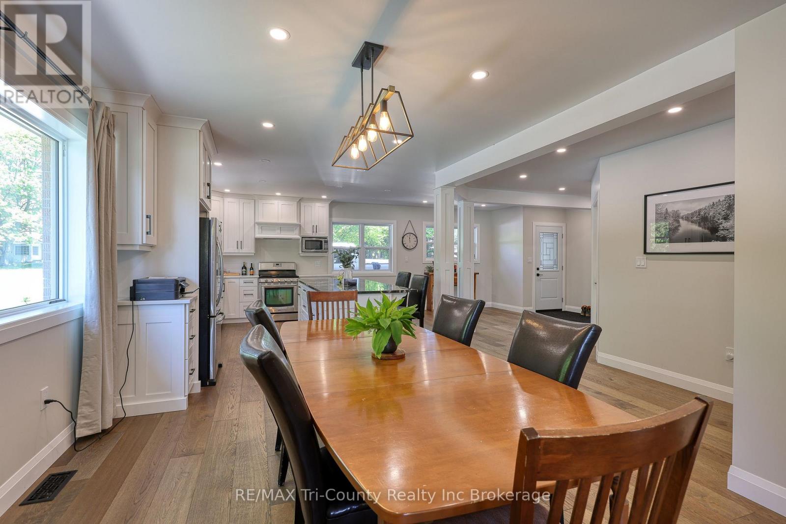 6-bedroom home for sale at 16 DELEVAN CRESCENT, Tillsonburg ON · photo 11 of 49