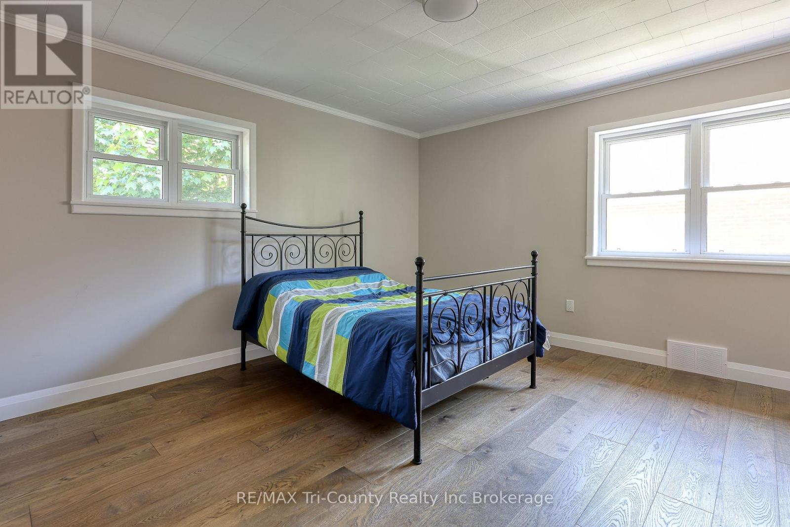 6-bedroom home for sale at 16 DELEVAN CRESCENT, Tillsonburg ON · photo 15 of 49