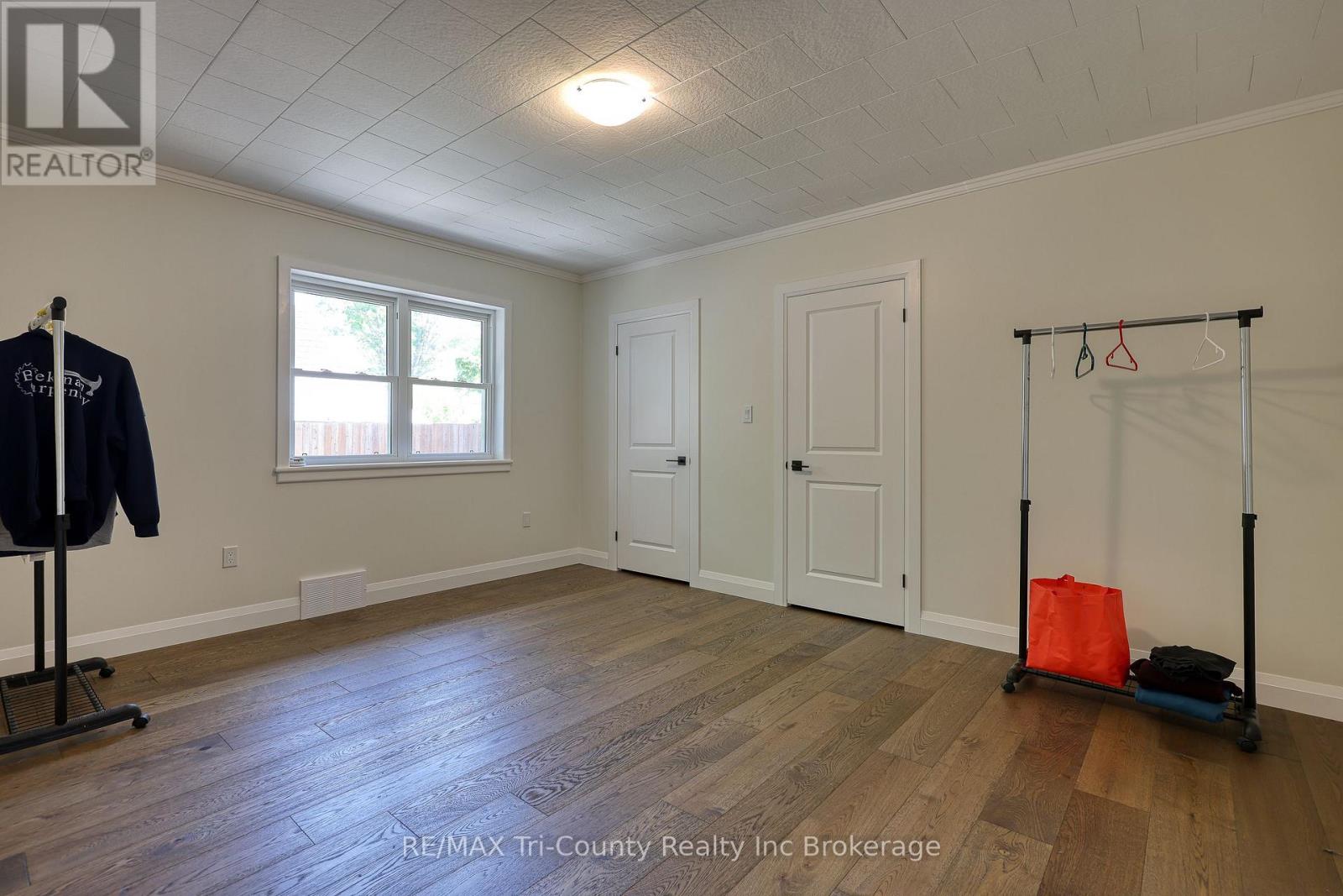 6-bedroom home for sale at 16 DELEVAN CRESCENT, Tillsonburg ON · photo 20 of 49