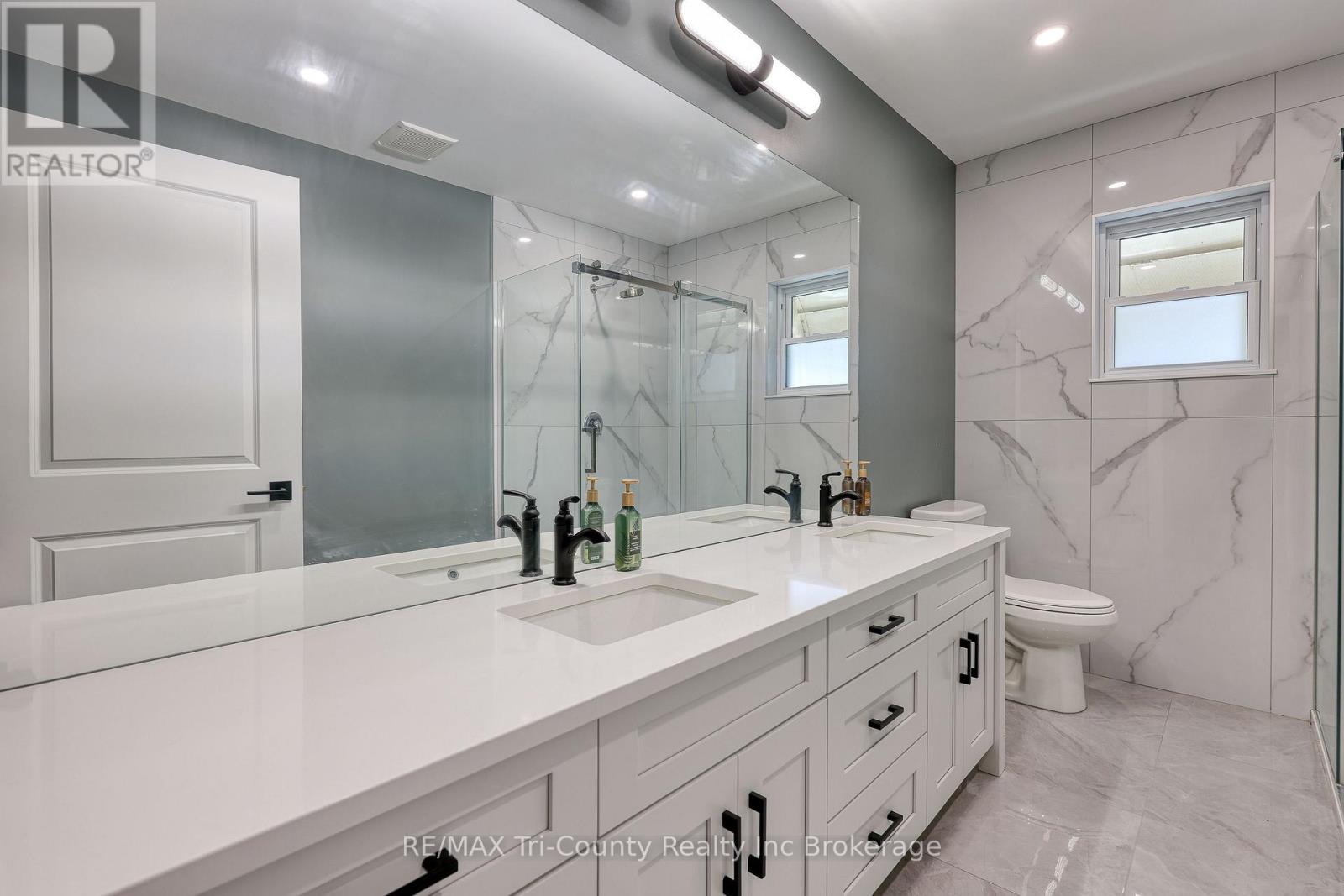 6-bedroom home for sale at 16 DELEVAN CRESCENT, Tillsonburg ON · photo 21 of 49