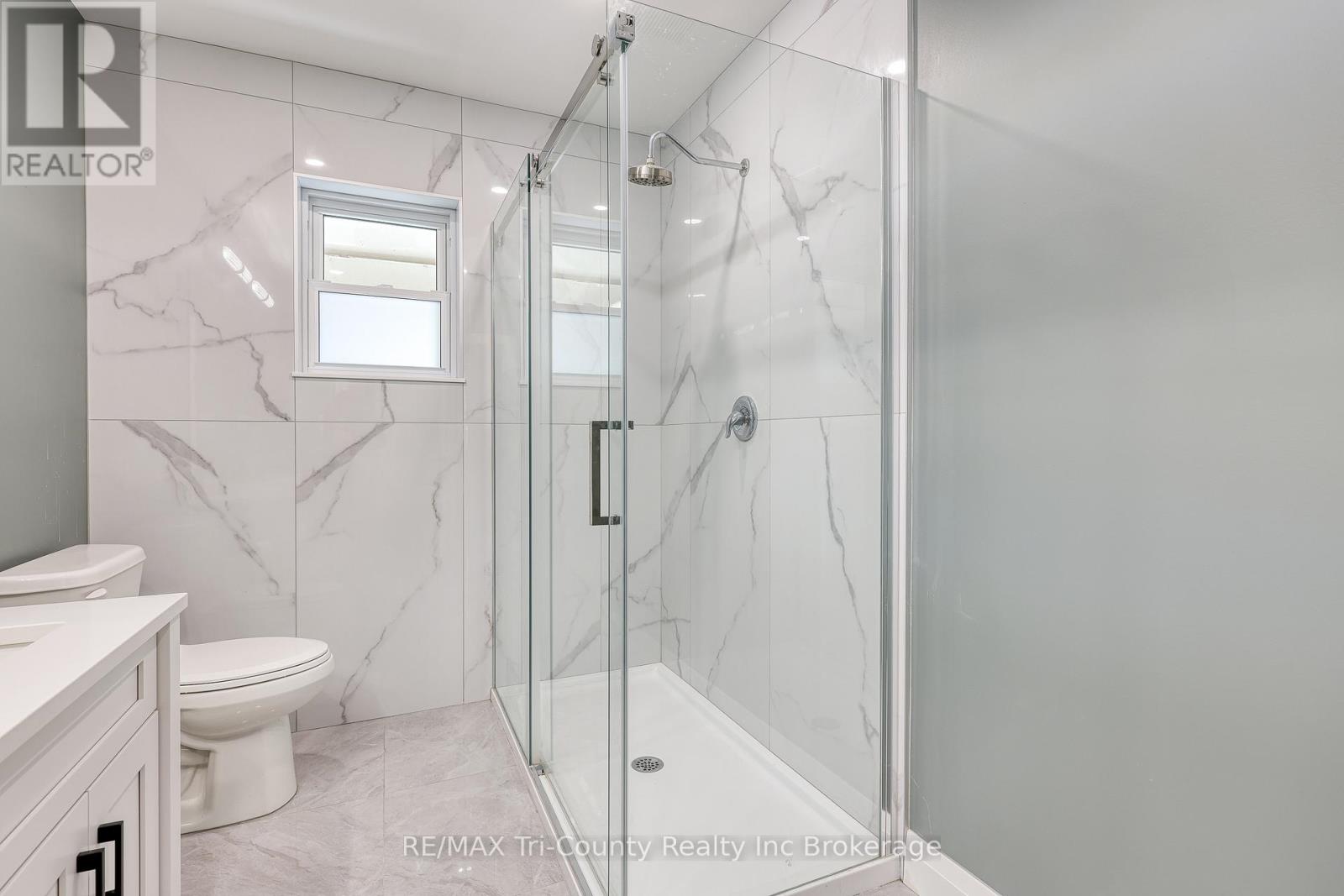 6-bedroom home for sale at 16 DELEVAN CRESCENT, Tillsonburg ON · photo 22 of 49
