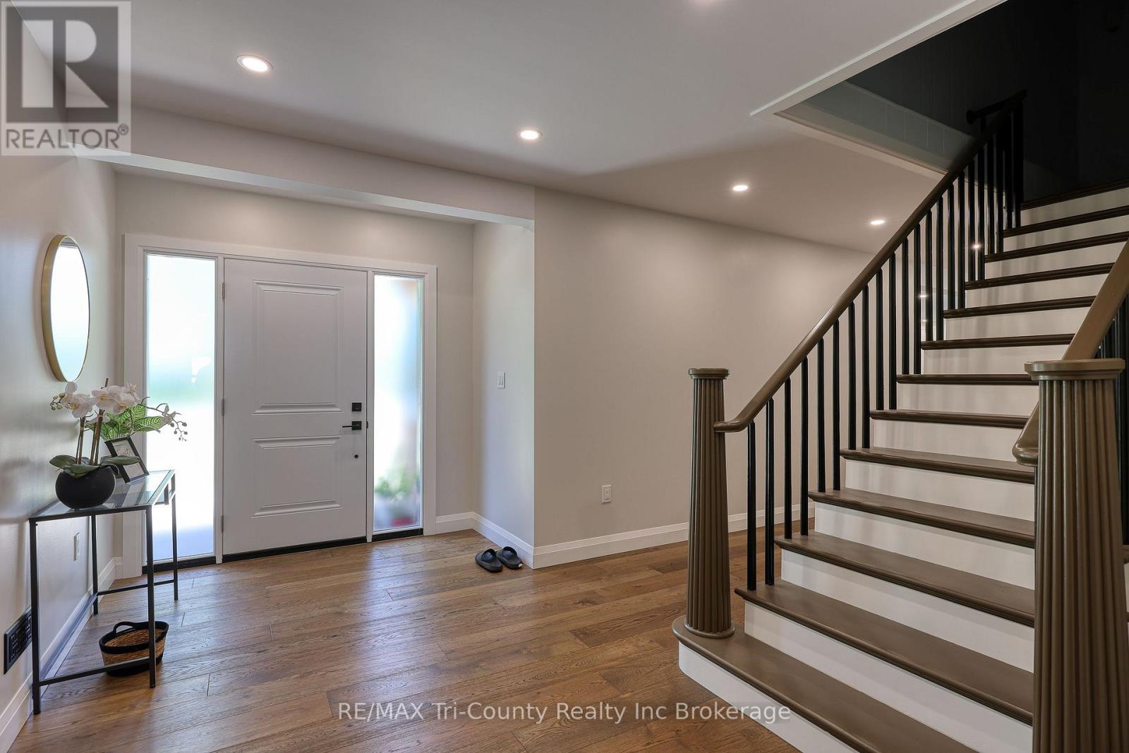 6-bedroom home for sale at 16 DELEVAN CRESCENT, Tillsonburg ON · photo 23 of 49