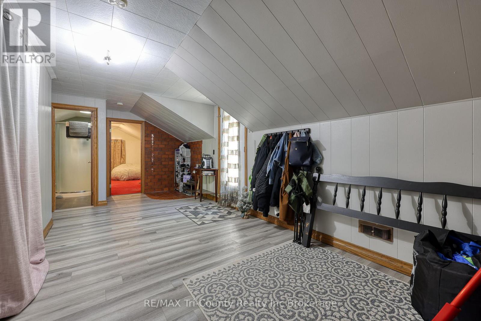 6-bedroom home for sale at 16 DELEVAN CRESCENT, Tillsonburg ON · photo 24 of 49