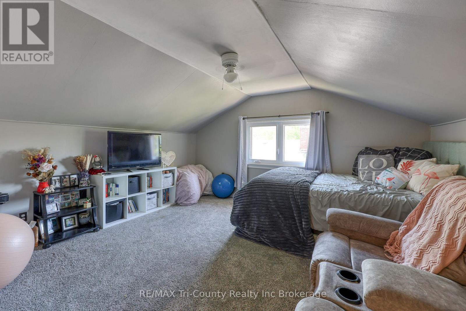 6-bedroom home for sale at 16 DELEVAN CRESCENT, Tillsonburg ON · photo 26 of 49