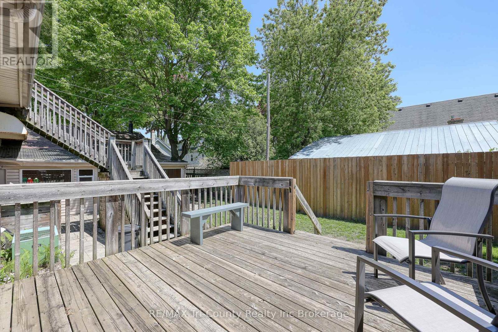 6-bedroom home for sale at 16 DELEVAN CRESCENT, Tillsonburg ON · photo 40 of 49
