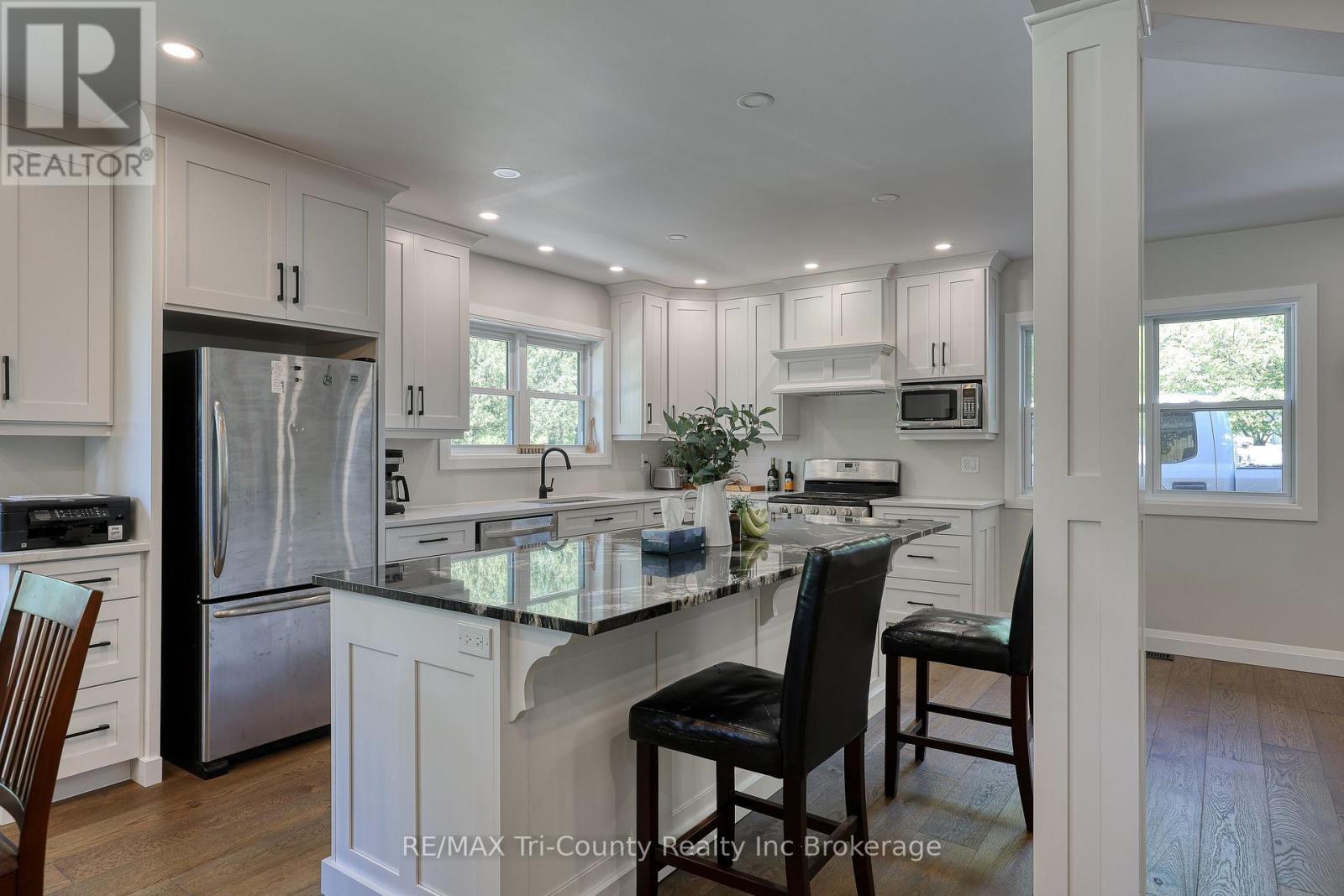 6-bedroom home for sale at 16 DELEVAN CRESCENT, Tillsonburg ON · photo 5 of 49