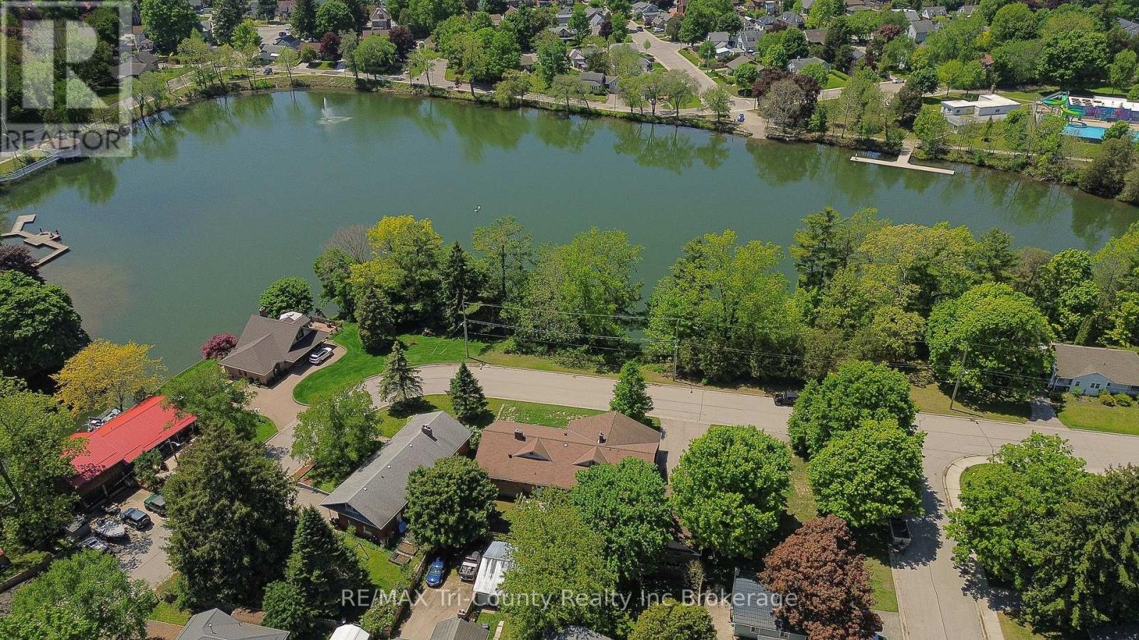 6-bedroom home for sale at 16 DELEVAN CRESCENT, Tillsonburg ON · photo 44 of 49