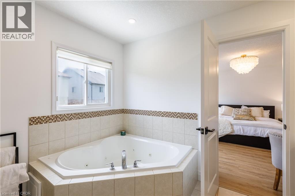 916 STEEPLERIDGE Court - 30