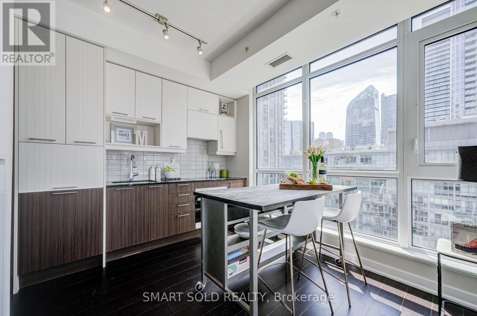 #1407 199 RICHMOND STREET W - 17