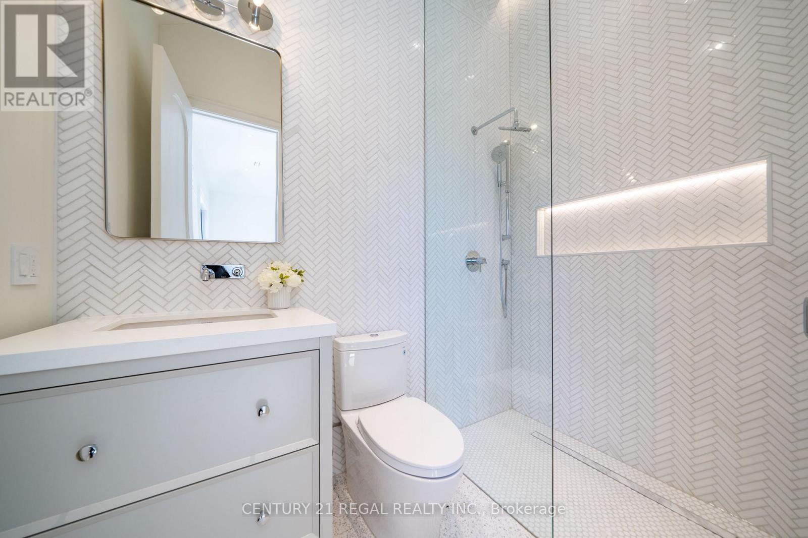 43 WANLESS CRESCENT - 31